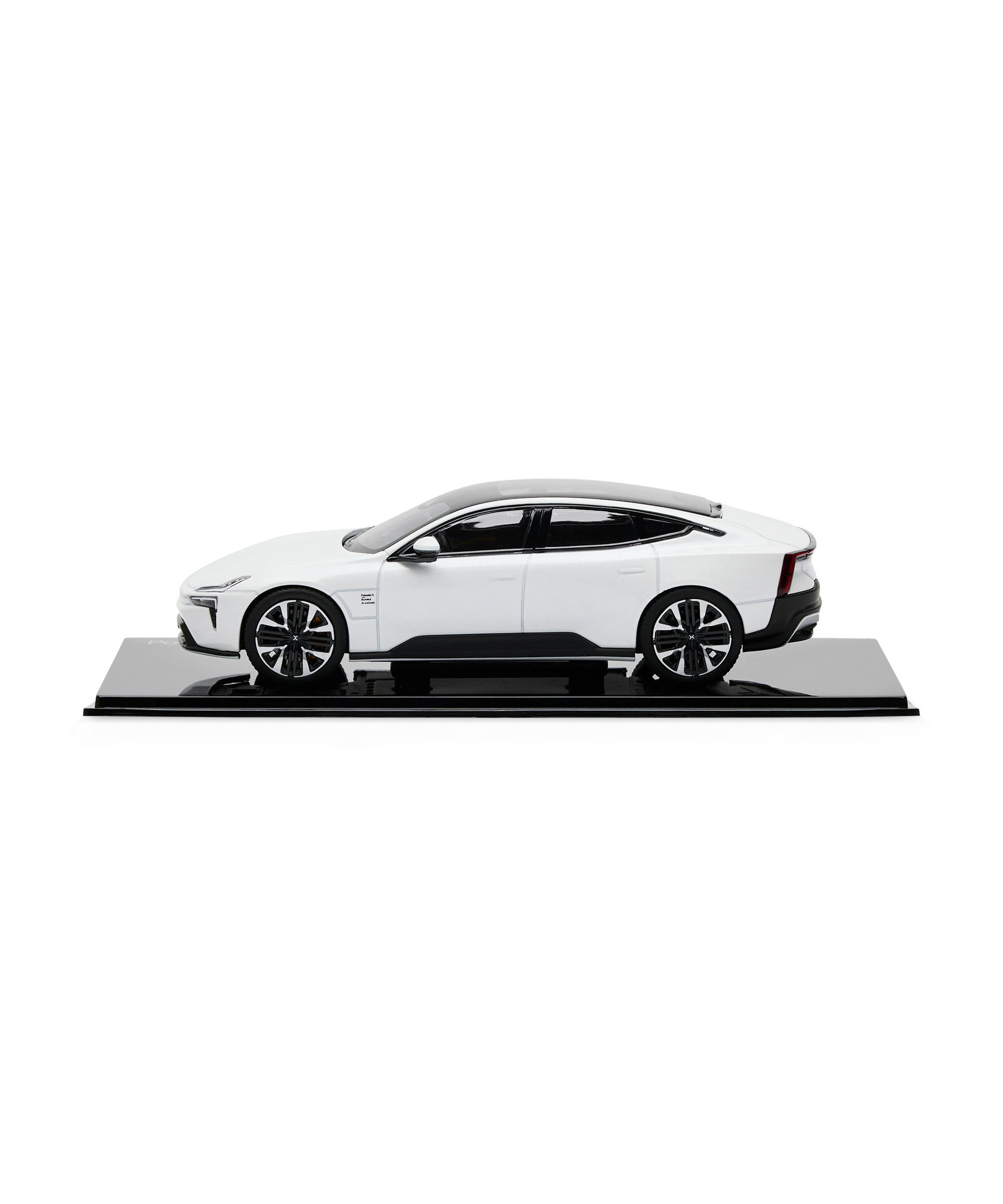 Polestar 5 Scale model 1:43 in color snow