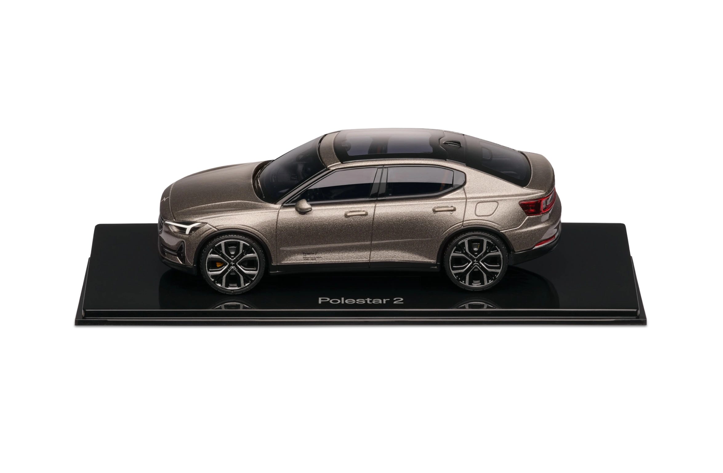 Polestar 2 MY21, 1:43 Scale Model in color moon