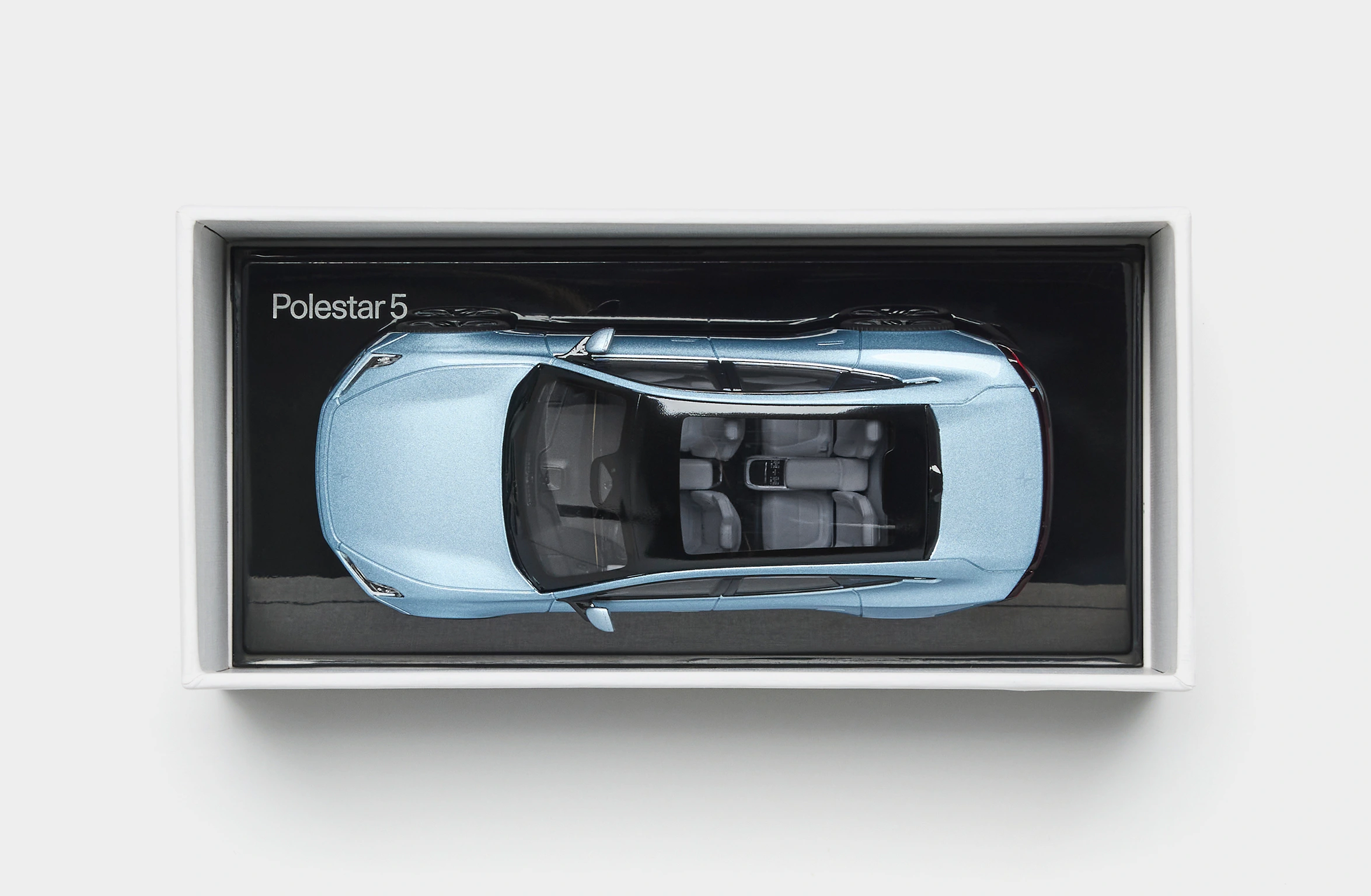 Skalmodell av Polestar 5 i skala 1:43 i färgen electron