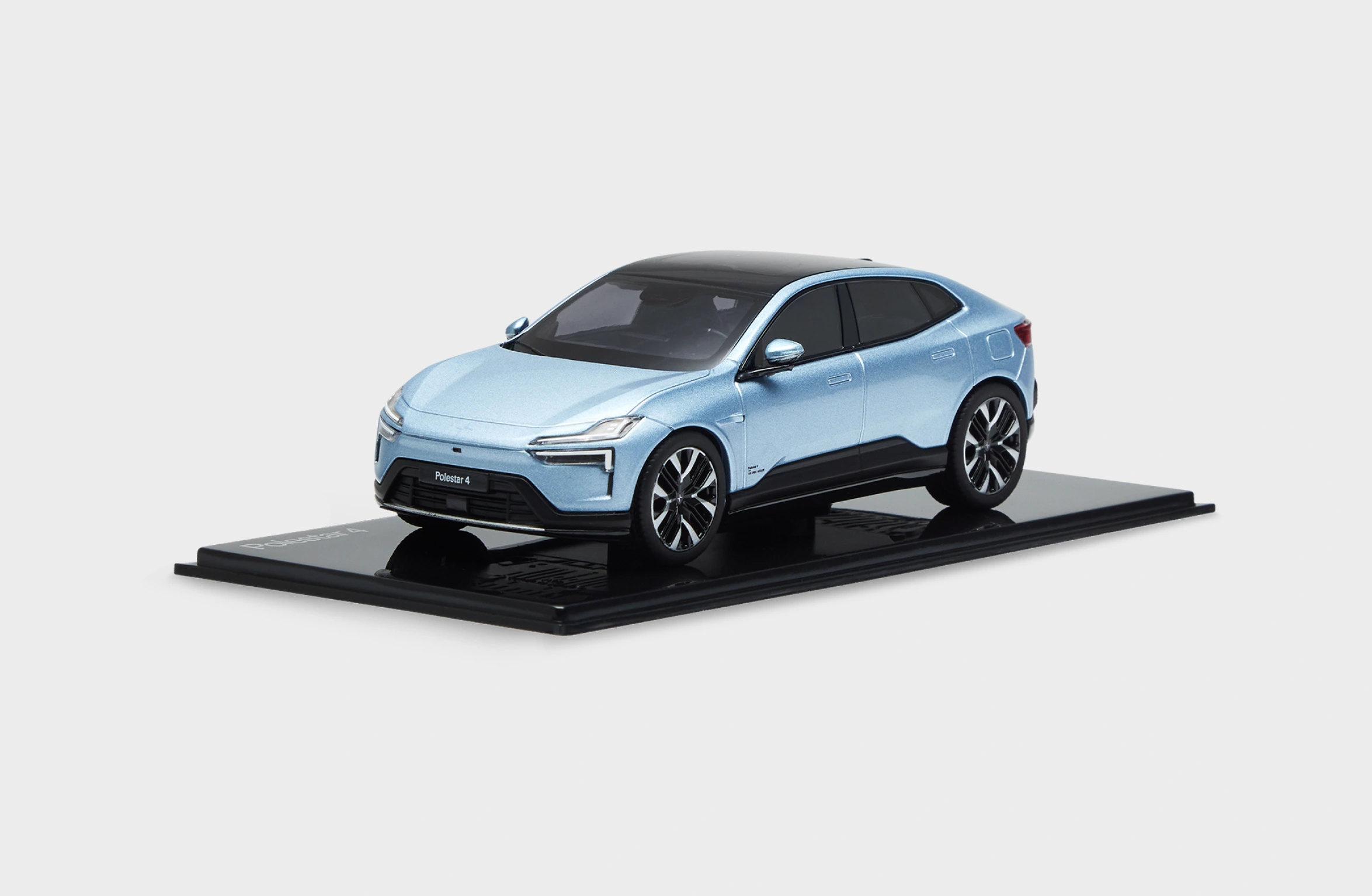 Modellauto Polestar 4 im Maßstab 1:43 im electron