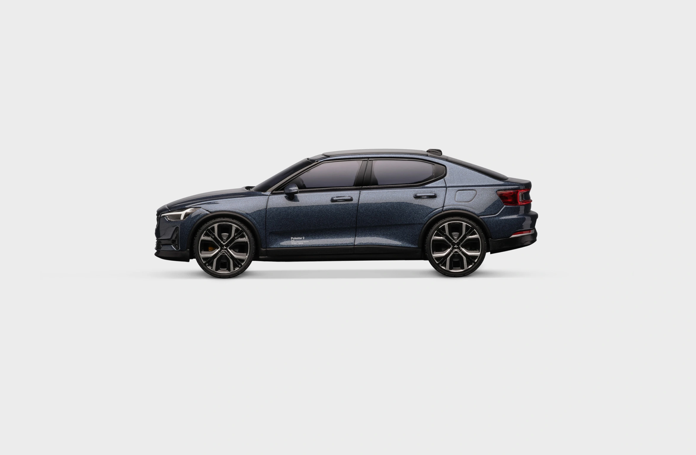 Polestar 2 MV21, 1:43 Mittakaavamalli, midnight