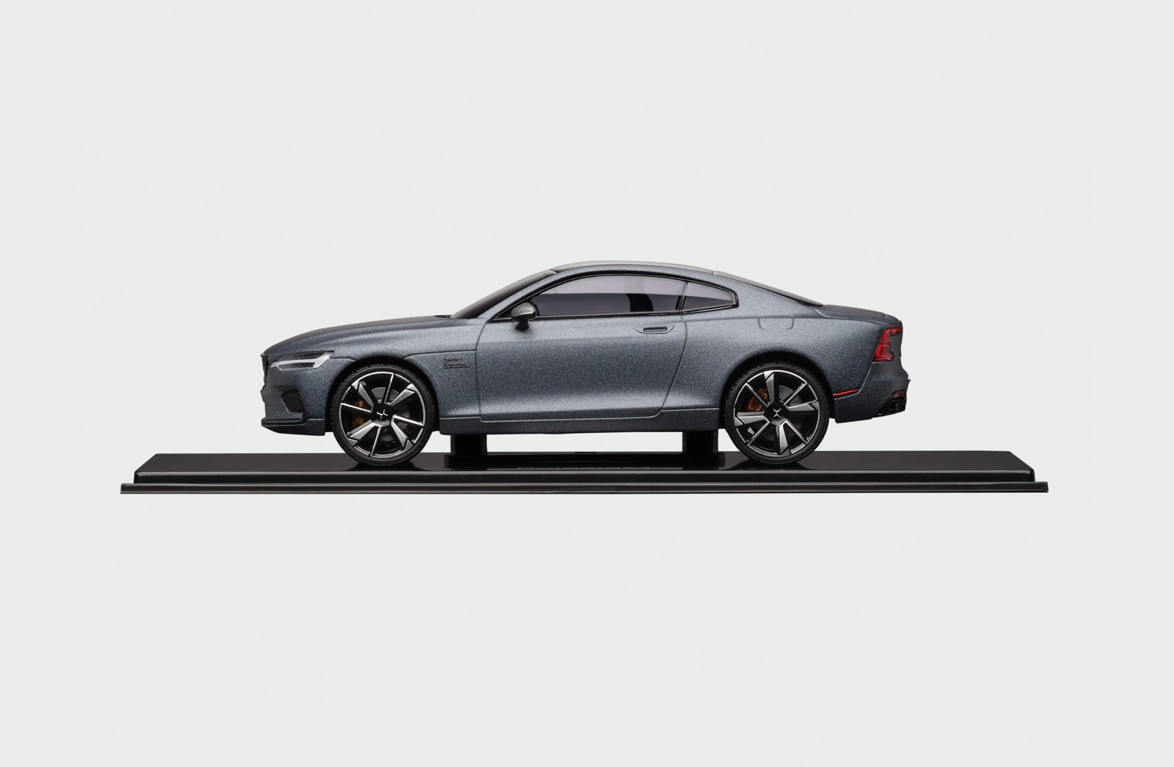 Polestar 1, 1:43 Scale Model in color matte osmium