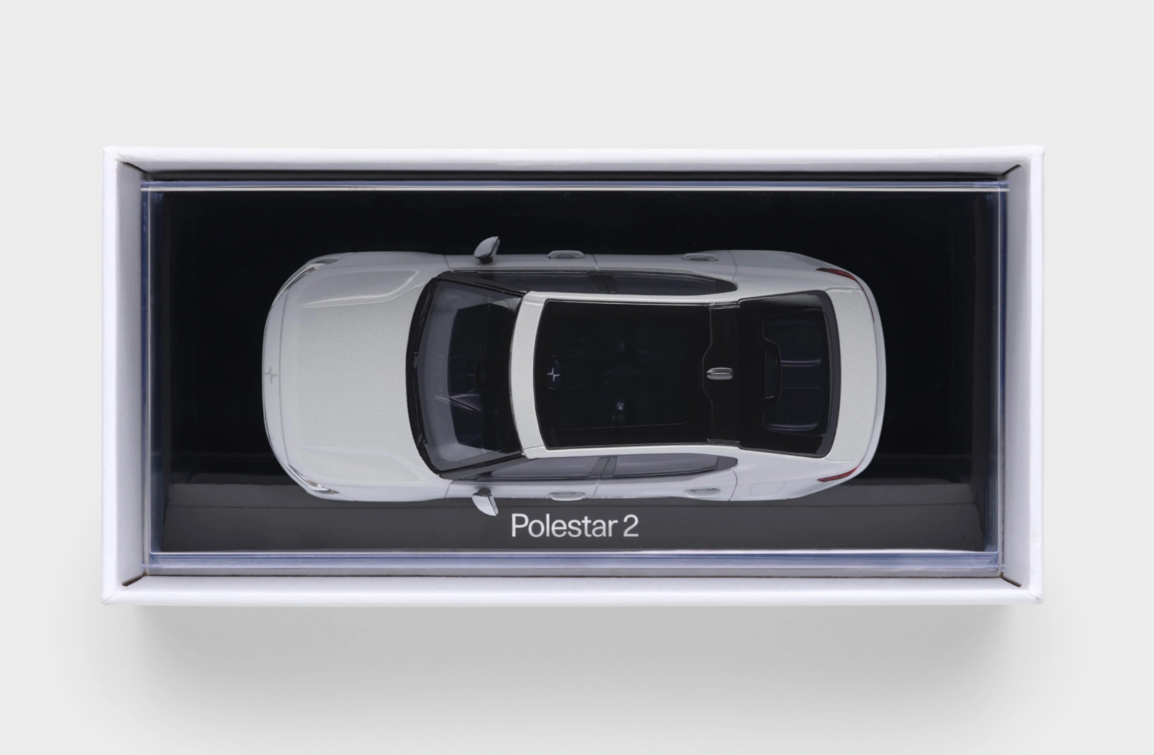 Polestar 2 MY21, 1:43 skalamodell i fargen magnesium