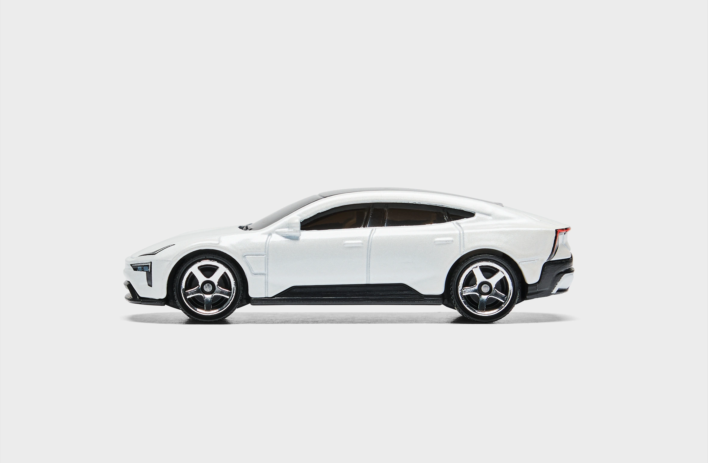 Polestar_Additionals_Matchbox_Toy_Car_Polestar5_White_2