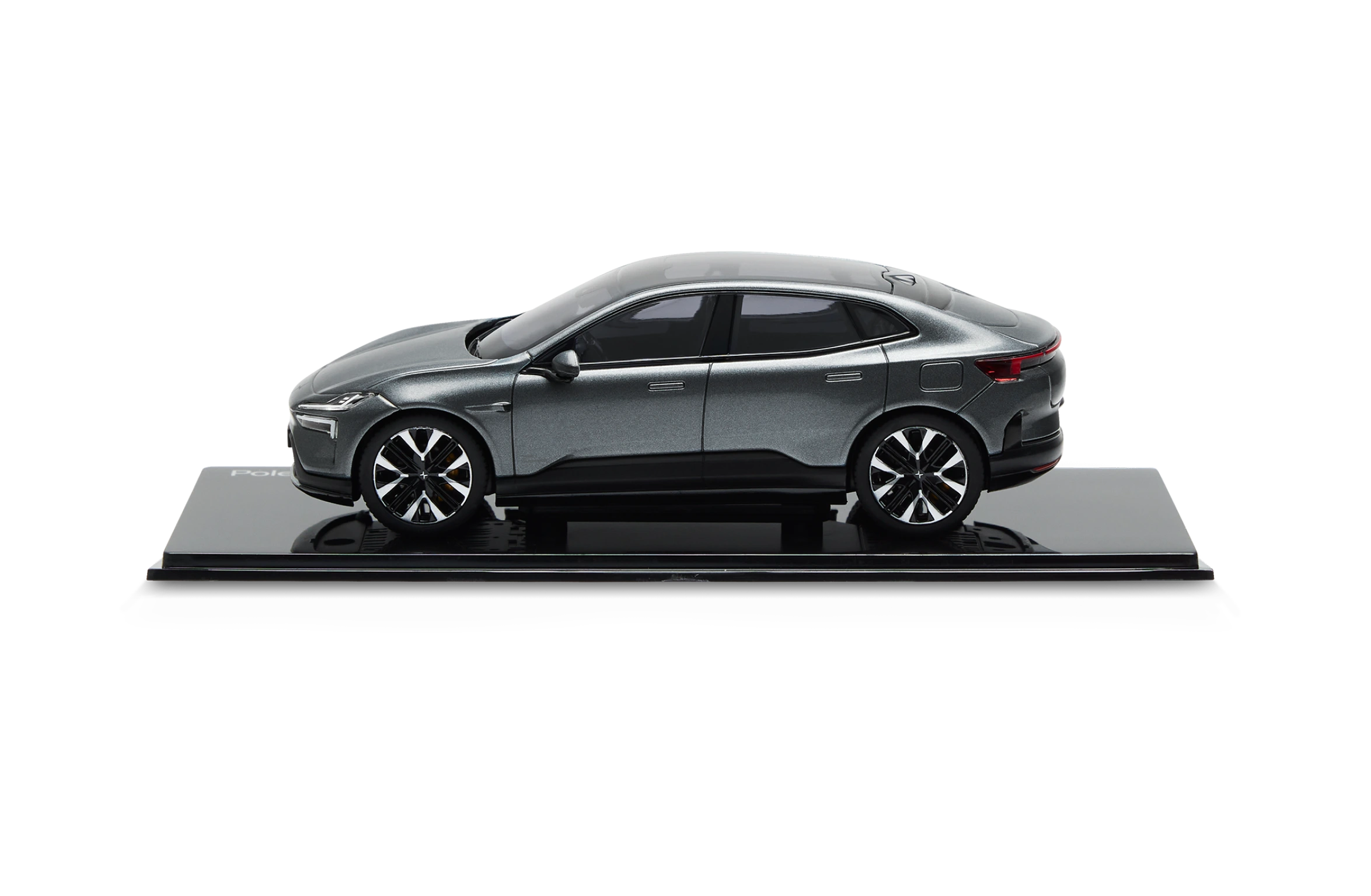 Polestar 4 Scale model 1:43 in color storm