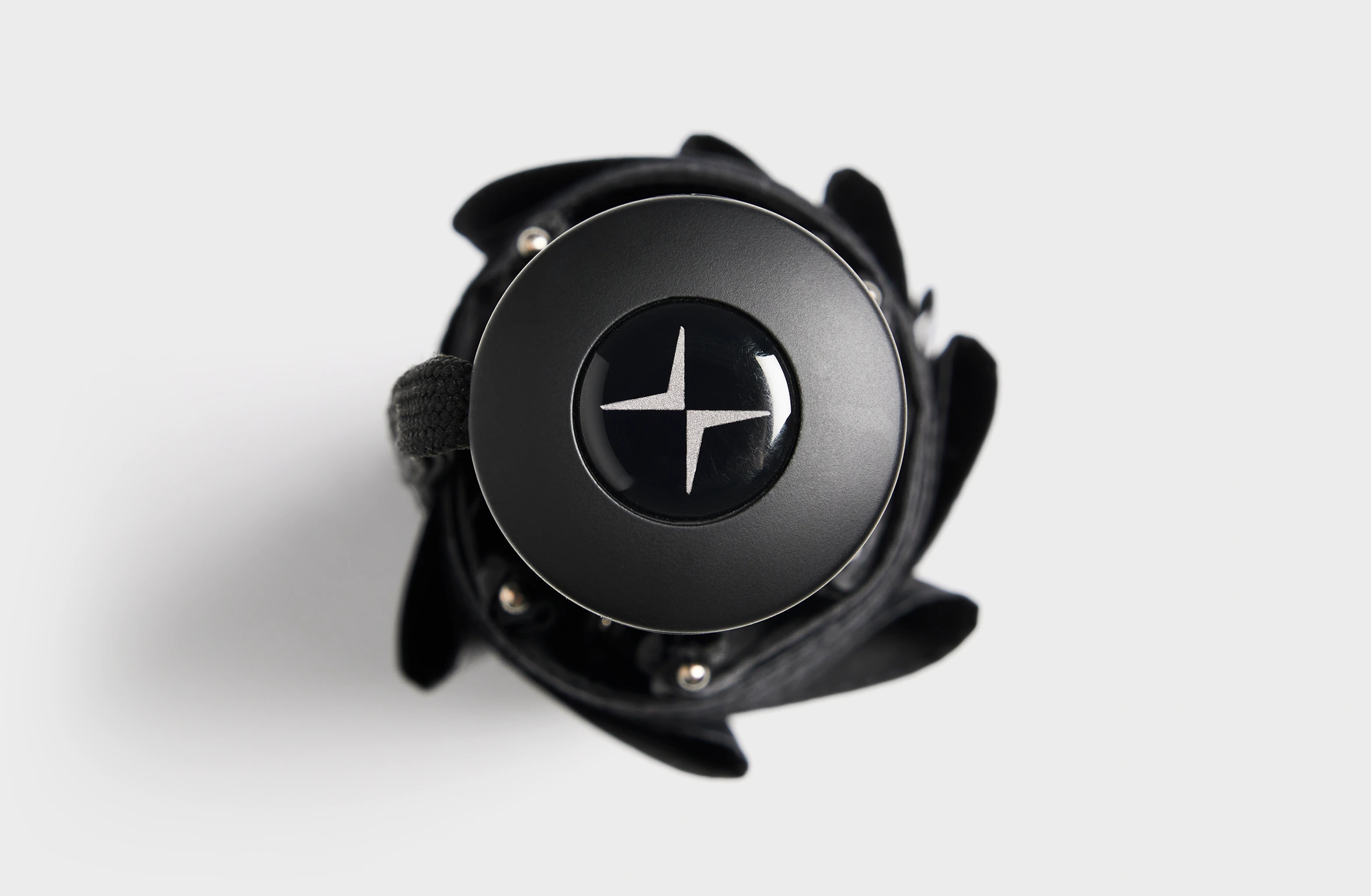Polestar_Additionals_Umbrella_Black_6