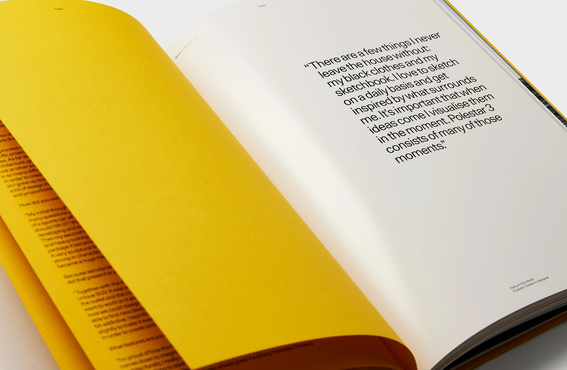 Gul inbunden bok med den präglade texten "Polestar 3" på omslaget.