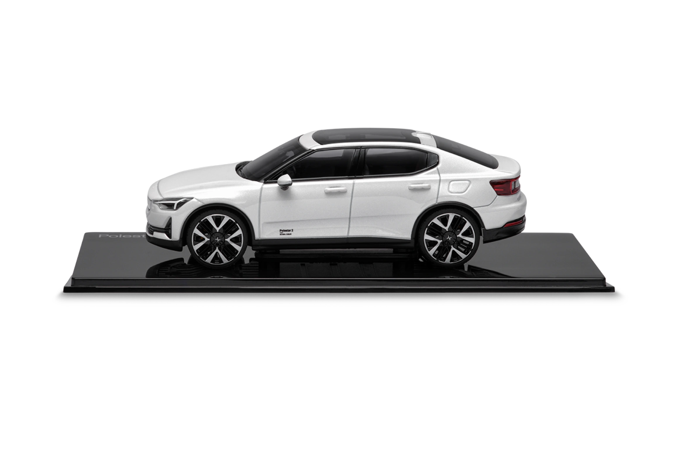 Polestar 2, 1:43 Scale Model in color snow