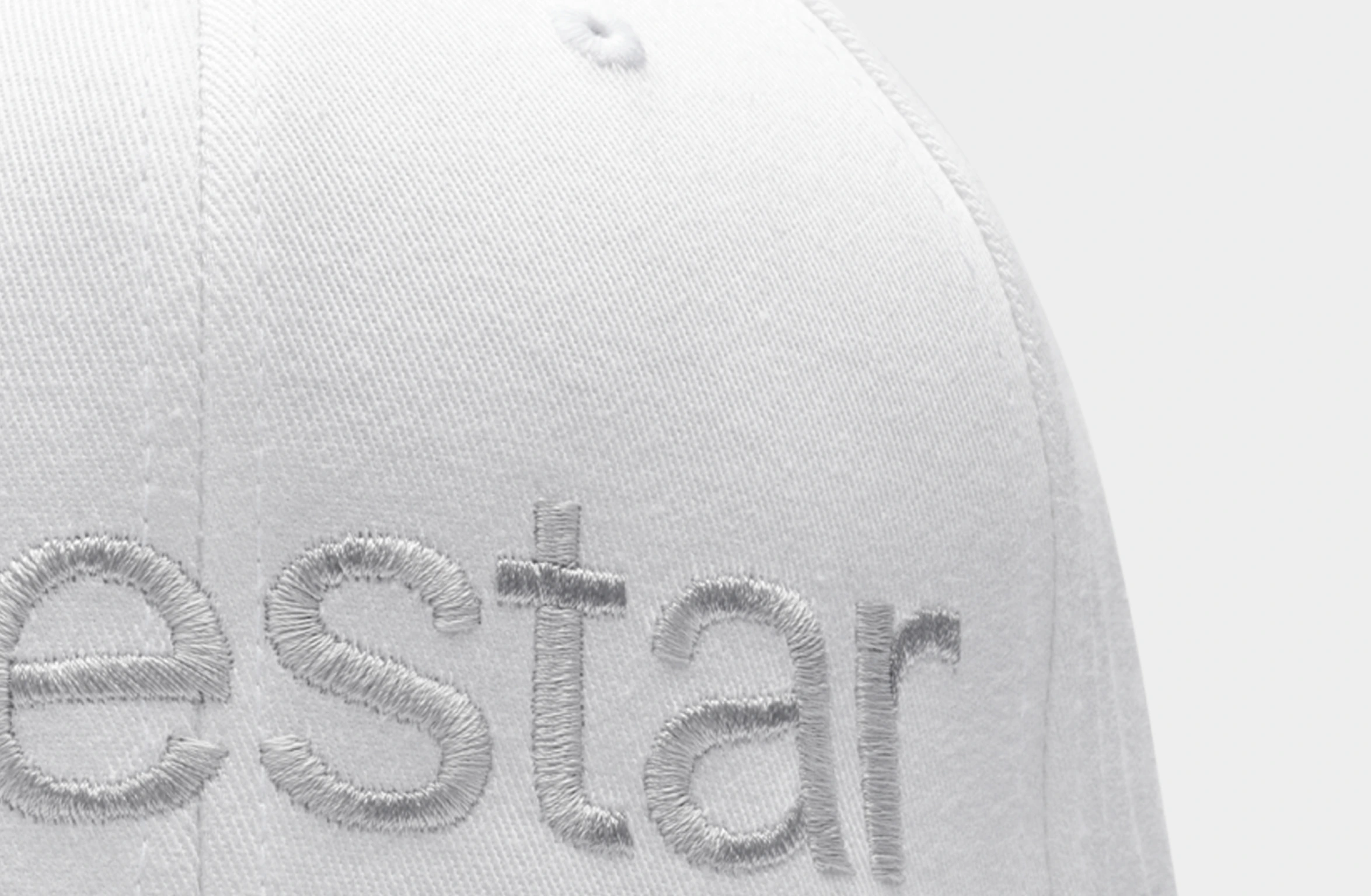 Witte pet met ton-sur-ton Polestar-woordmerk