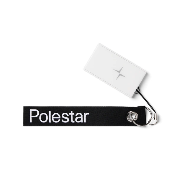 Zwarte sleutelhanger met witte tekst "Polestar"