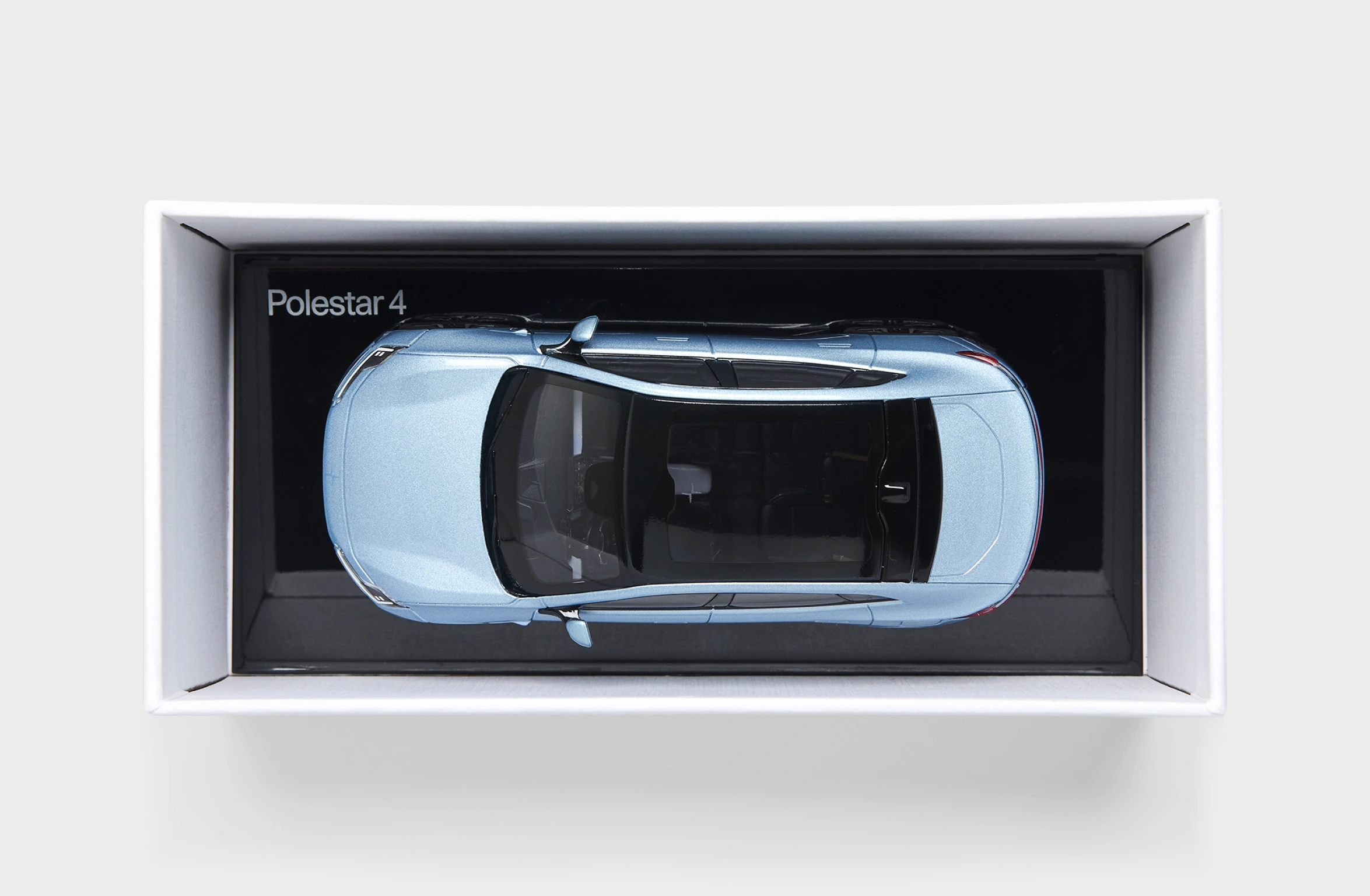 Skalmodell av Polestar 4 i skala 1:43 i färgen electron