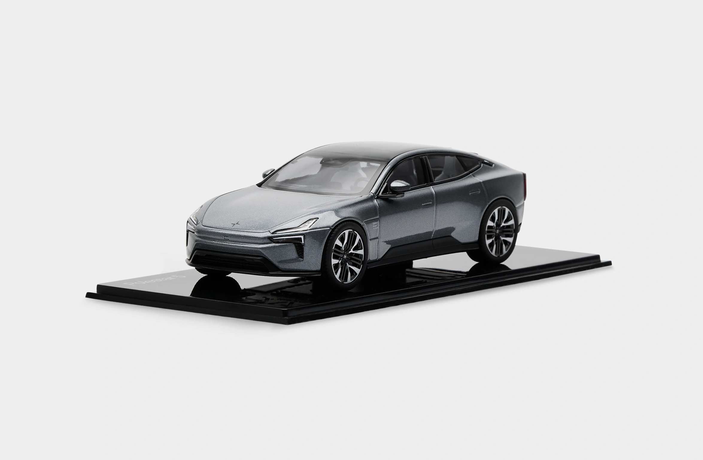 Polestar 5 Scale model 1:43 in color storm