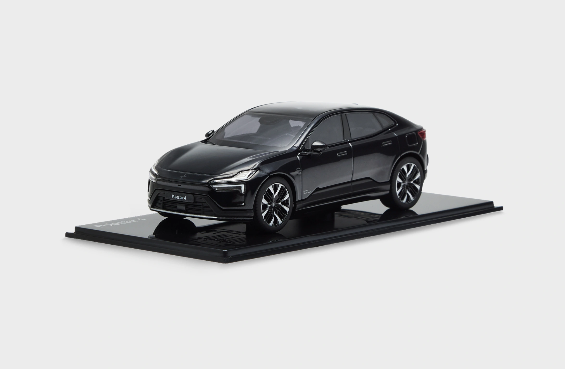 Polestar 4 Scale model 1:43 in color space