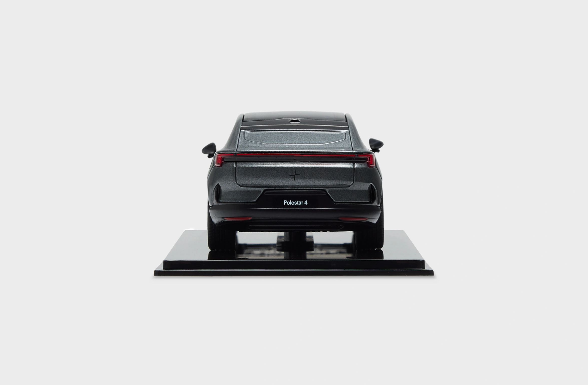 Polestar 4 Scale model 1:43 in color storm