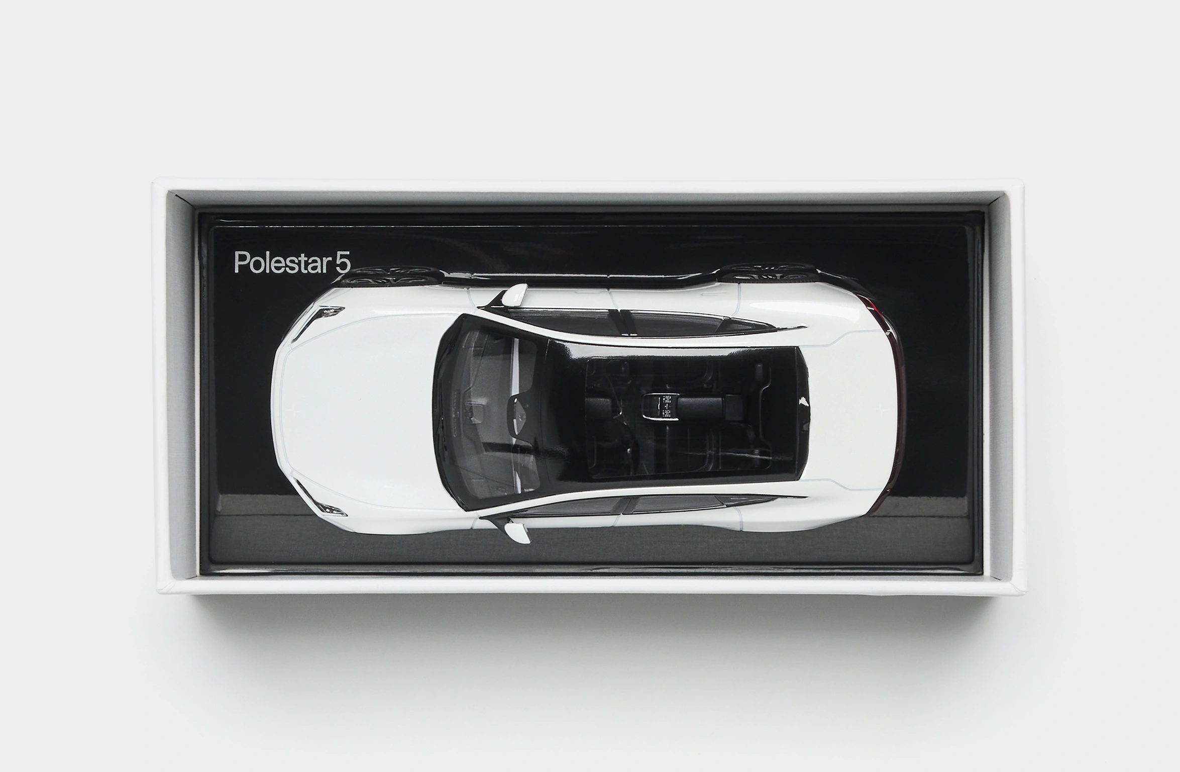 Modellauto Polestar 5 im Maßstab 1:43 im snow