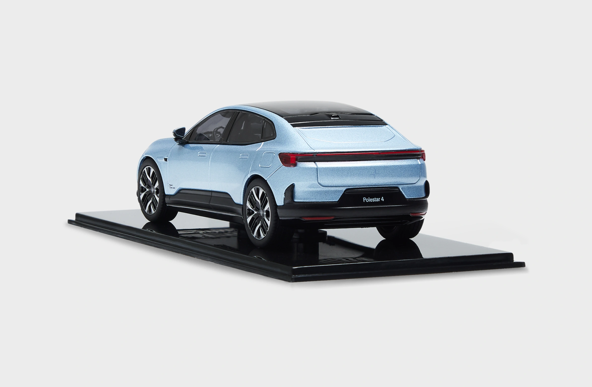 Polestar 4 Scale model 1:43 in color electron