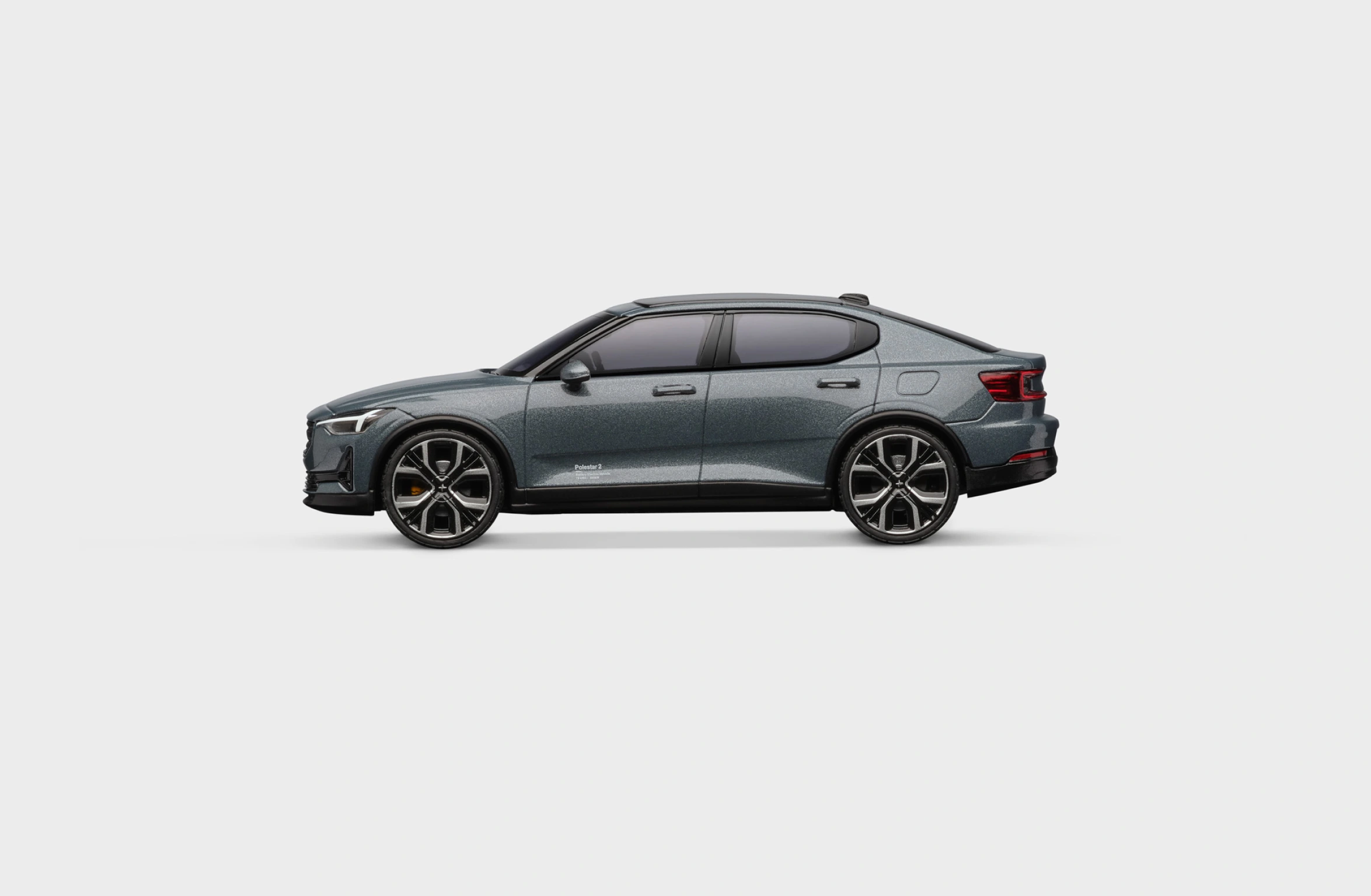 Polestar 2 MY21, 1:43 Scale Model in color thunder