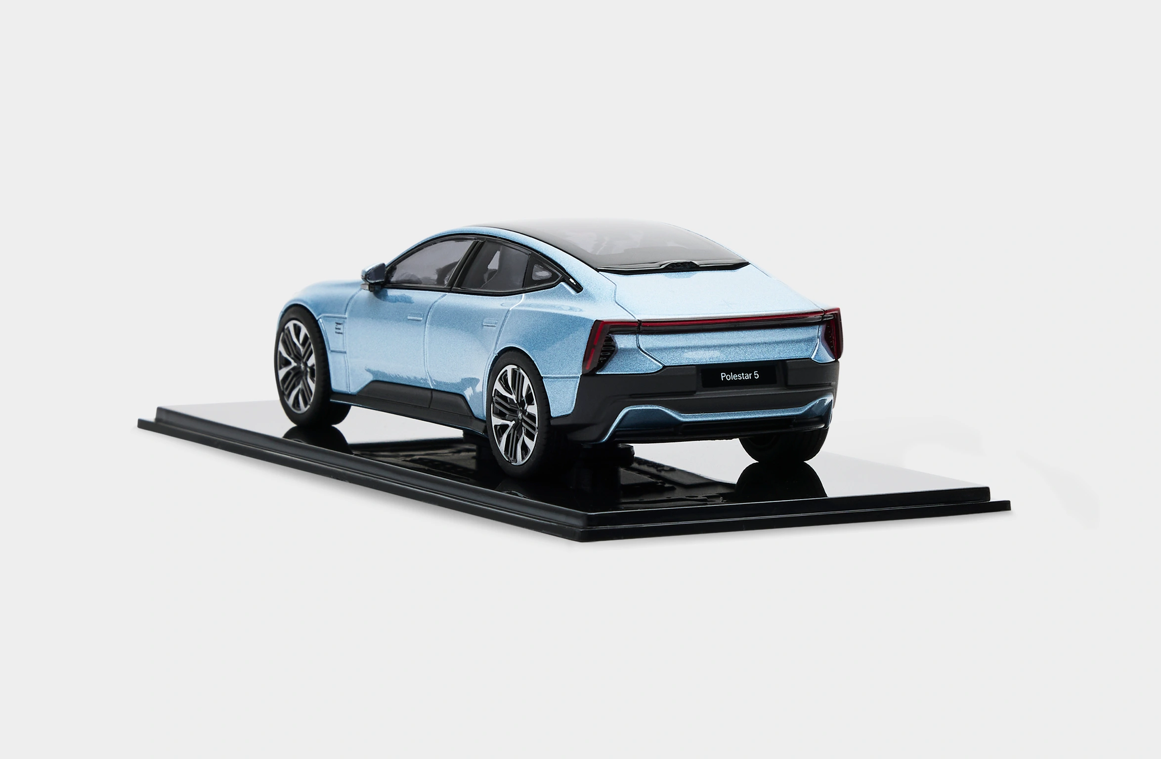 Polestar 5, 1:43 skalamodell i fargen electron