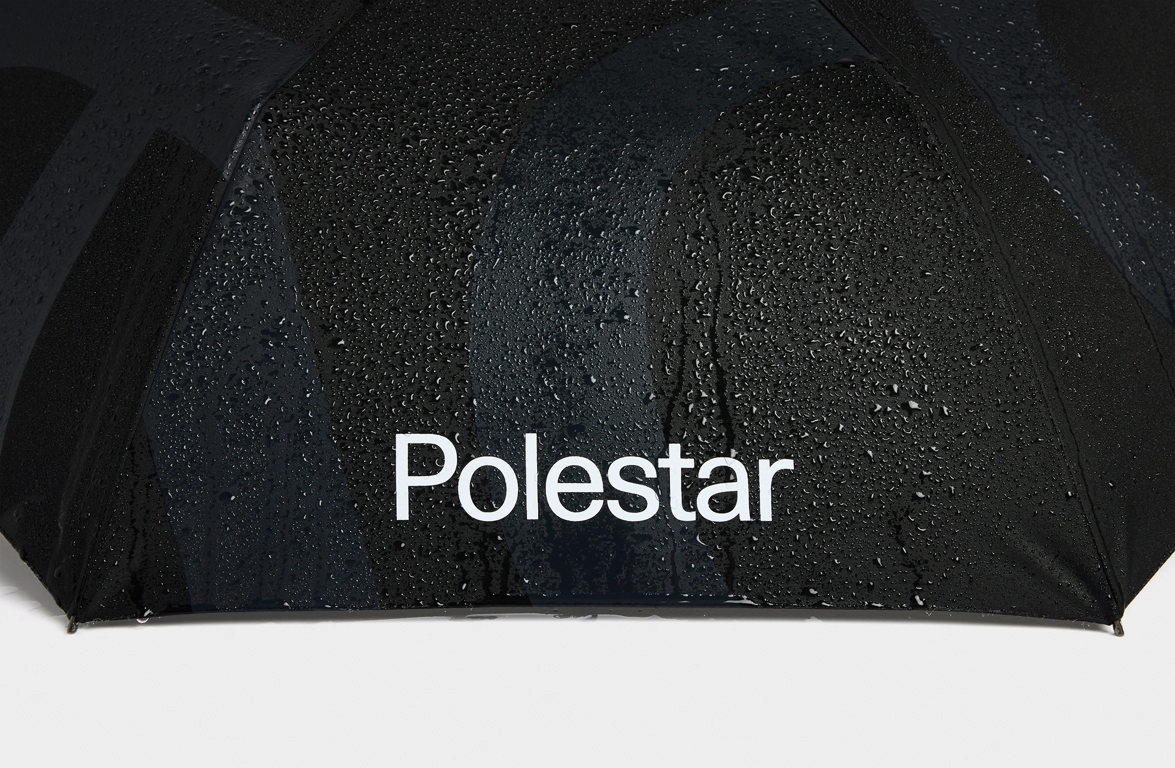 Polestar_Additionals_Umbrella_Black_5