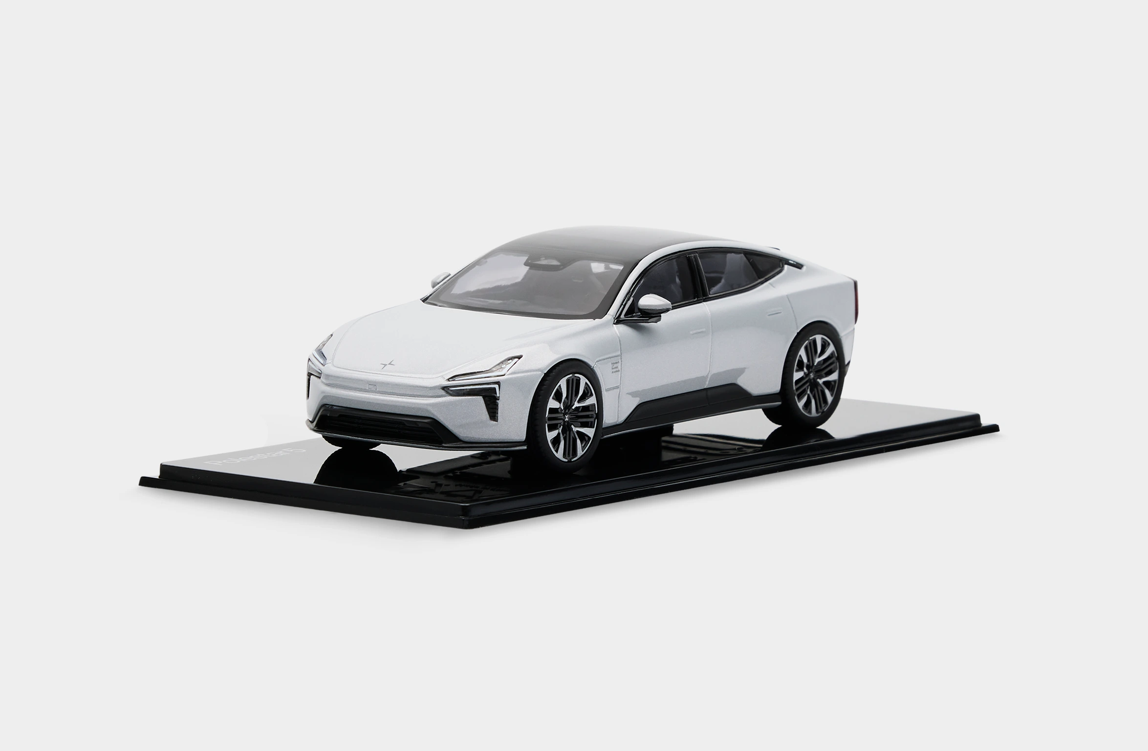 Polestar 5 Scale model 1:43 in color magnesium