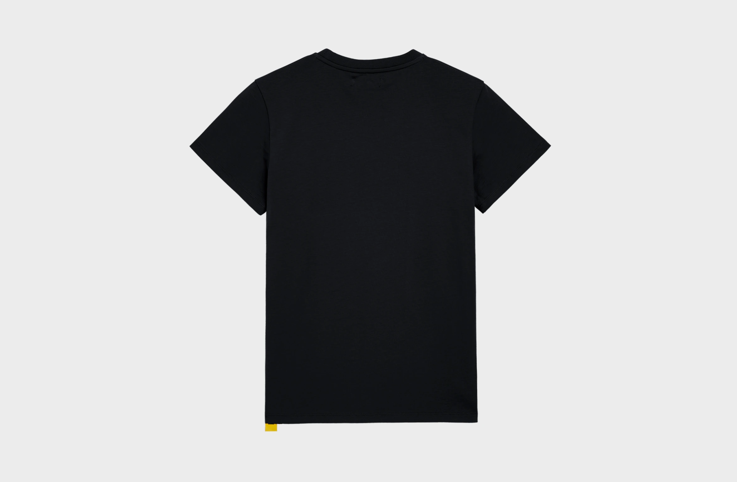 Zwart T-shirt voor kinderen met ton-sur-ton Polestar-woordmerk op de voorkant en geel label aan de zijkant