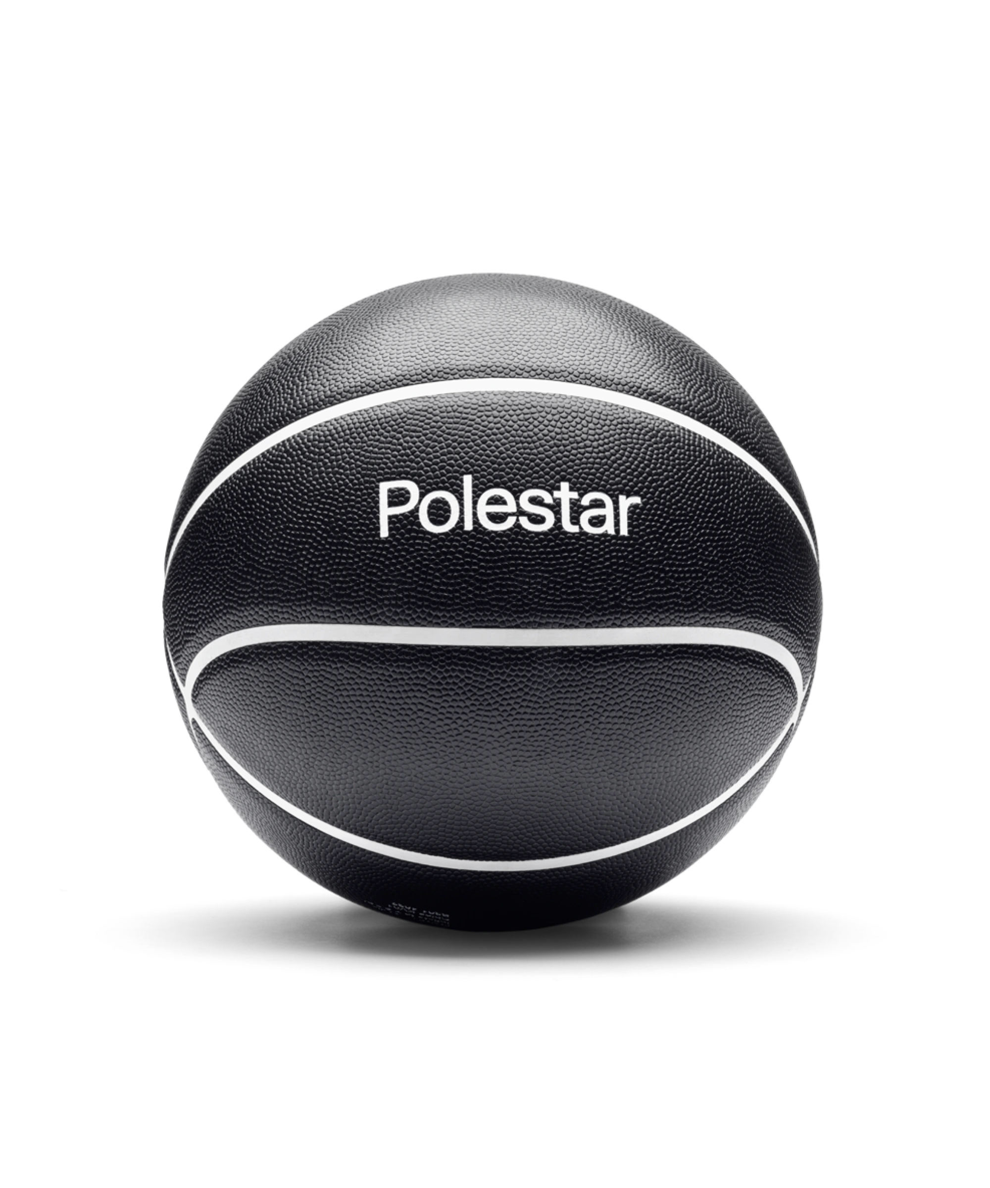 Svart basketboll med vita linjer och Polestar-ordmärke