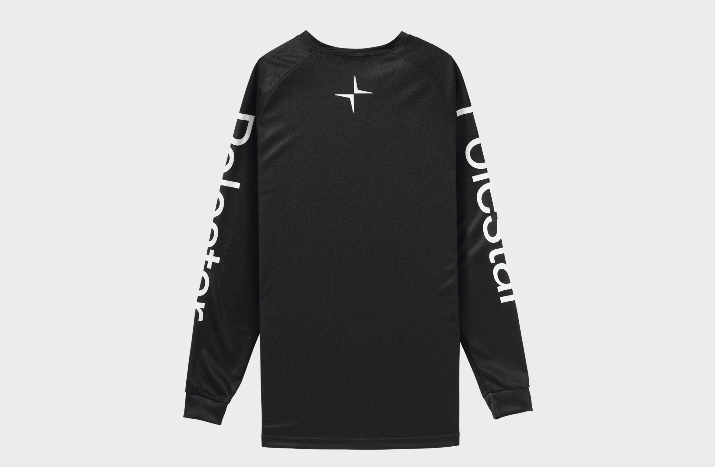 Atmungsaktives Sweatshirt in Schwarz mit Polestar Schriftzug auf beiden Ärmeln