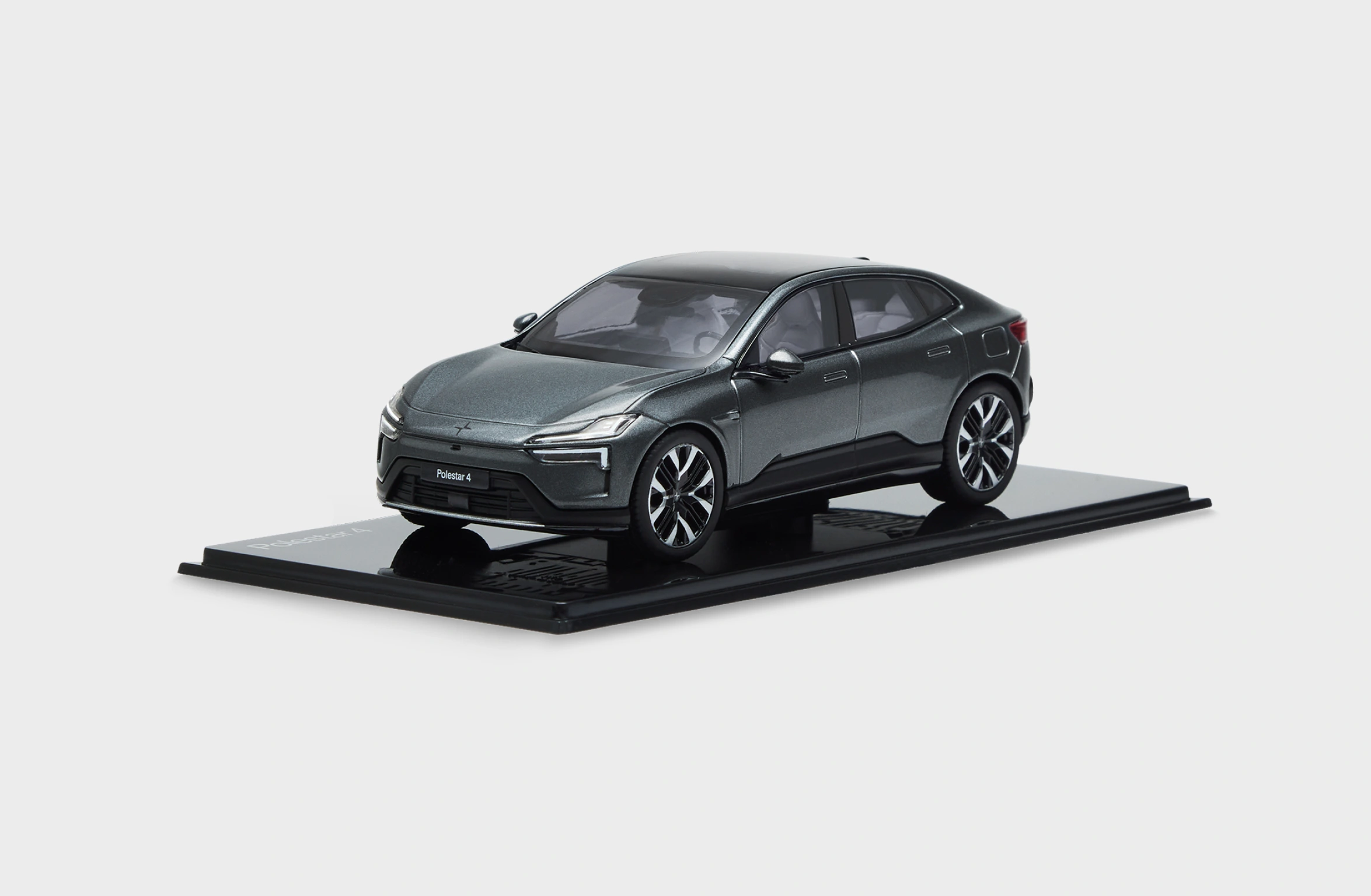 Polestar 4 - Mittakaavamalli 1:43, storm