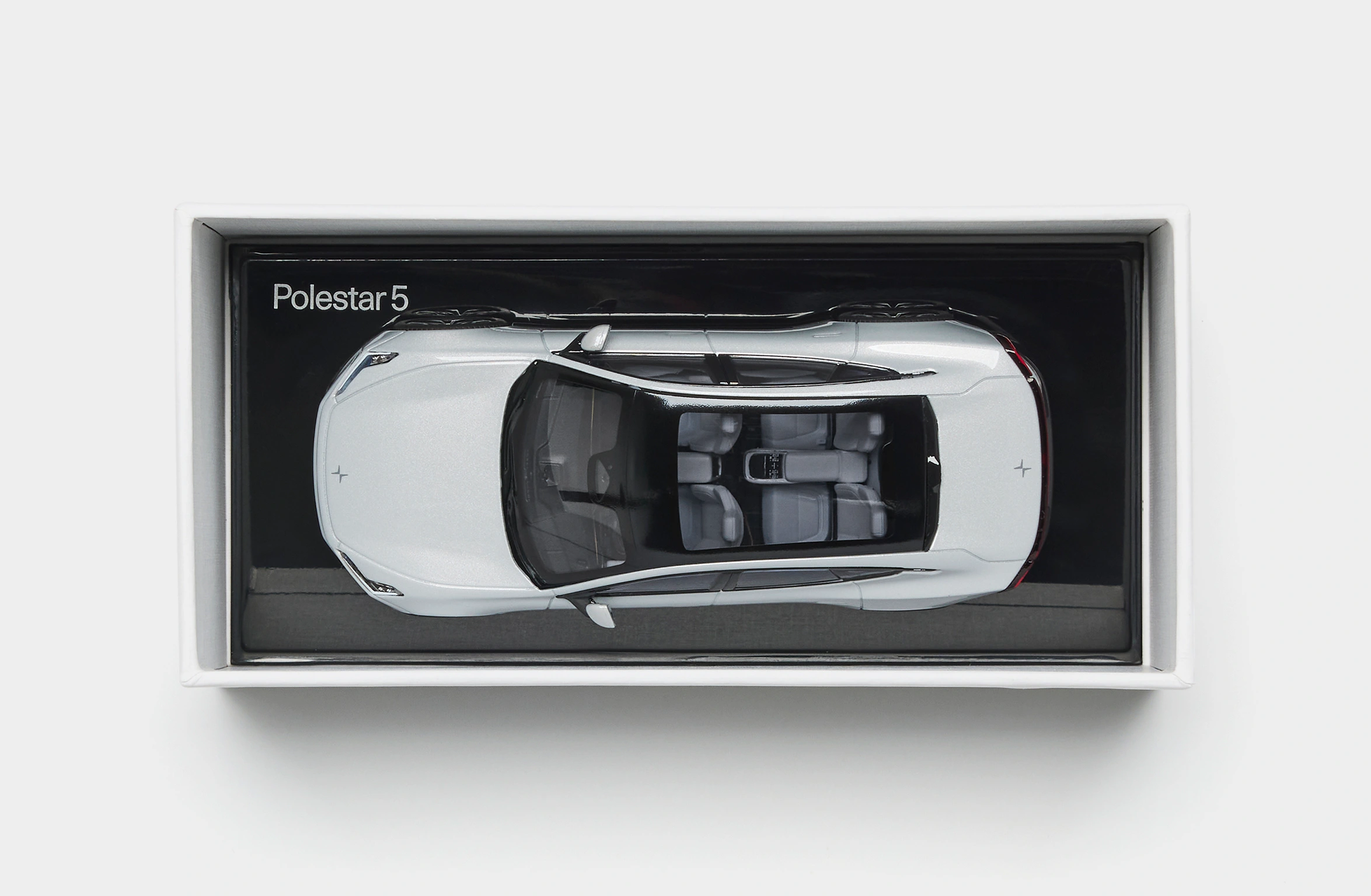 Modellauto Polestar 5 im Maßstab 1:43 im magnesium