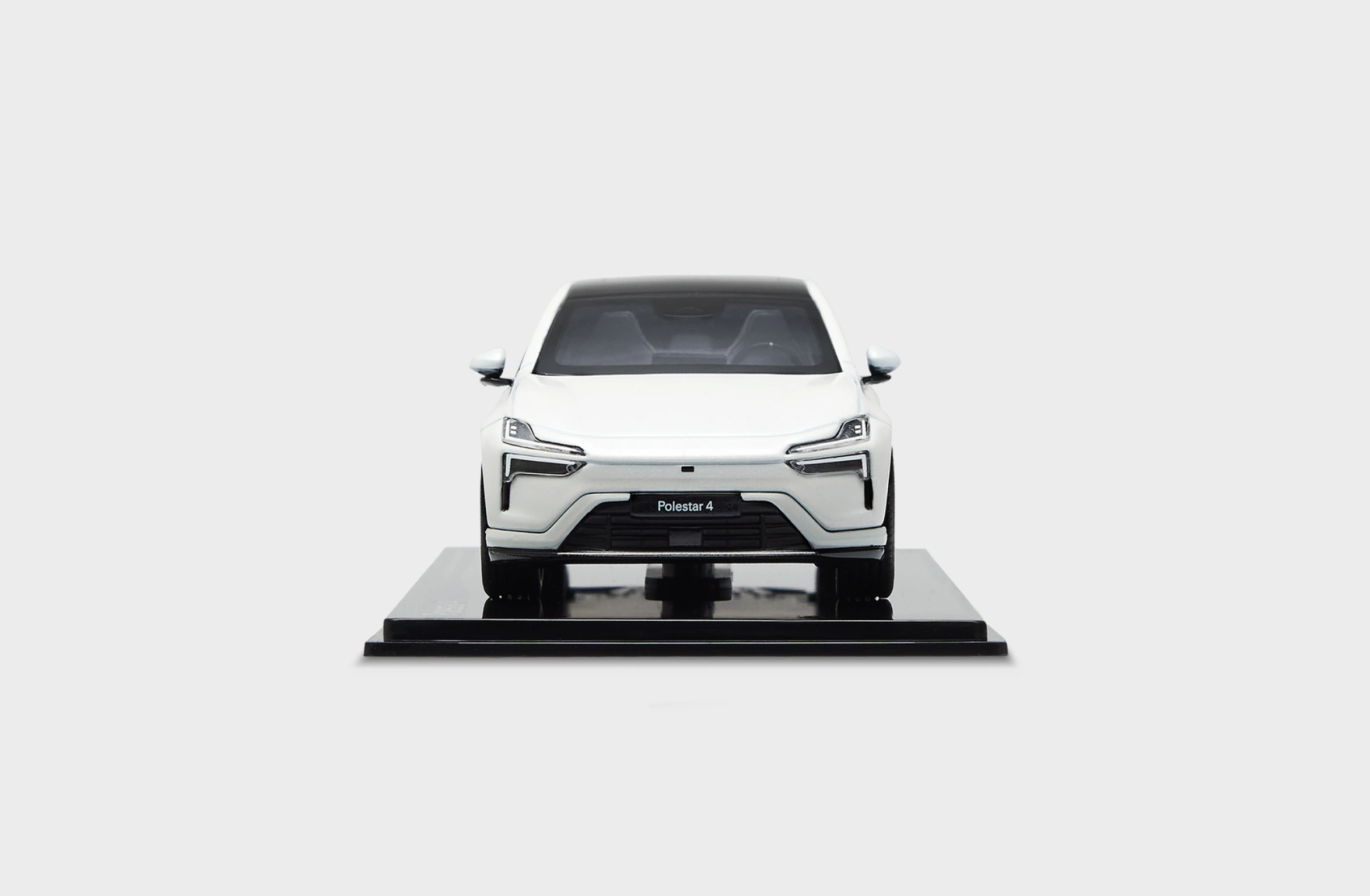 Polestar 4 Scale model 1:43 in color snow